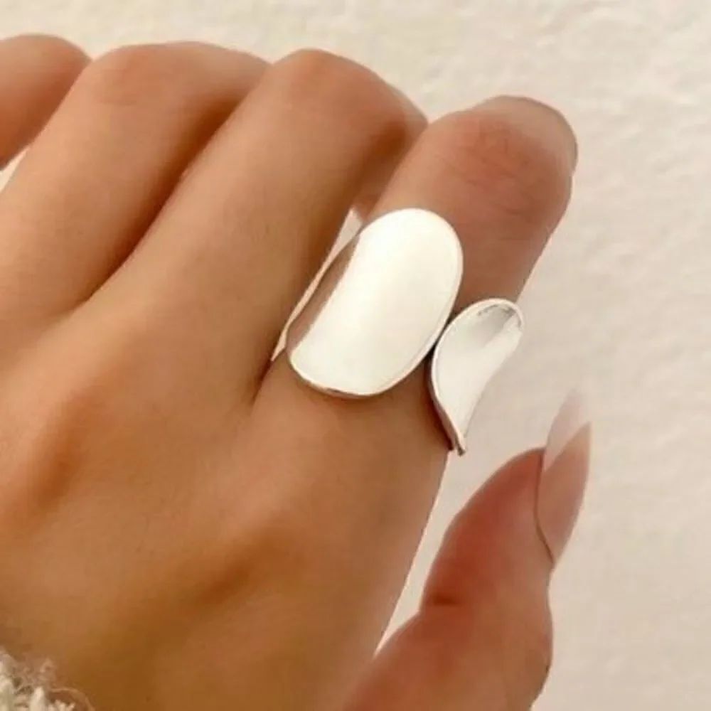 The Abstract silver cocktail ring